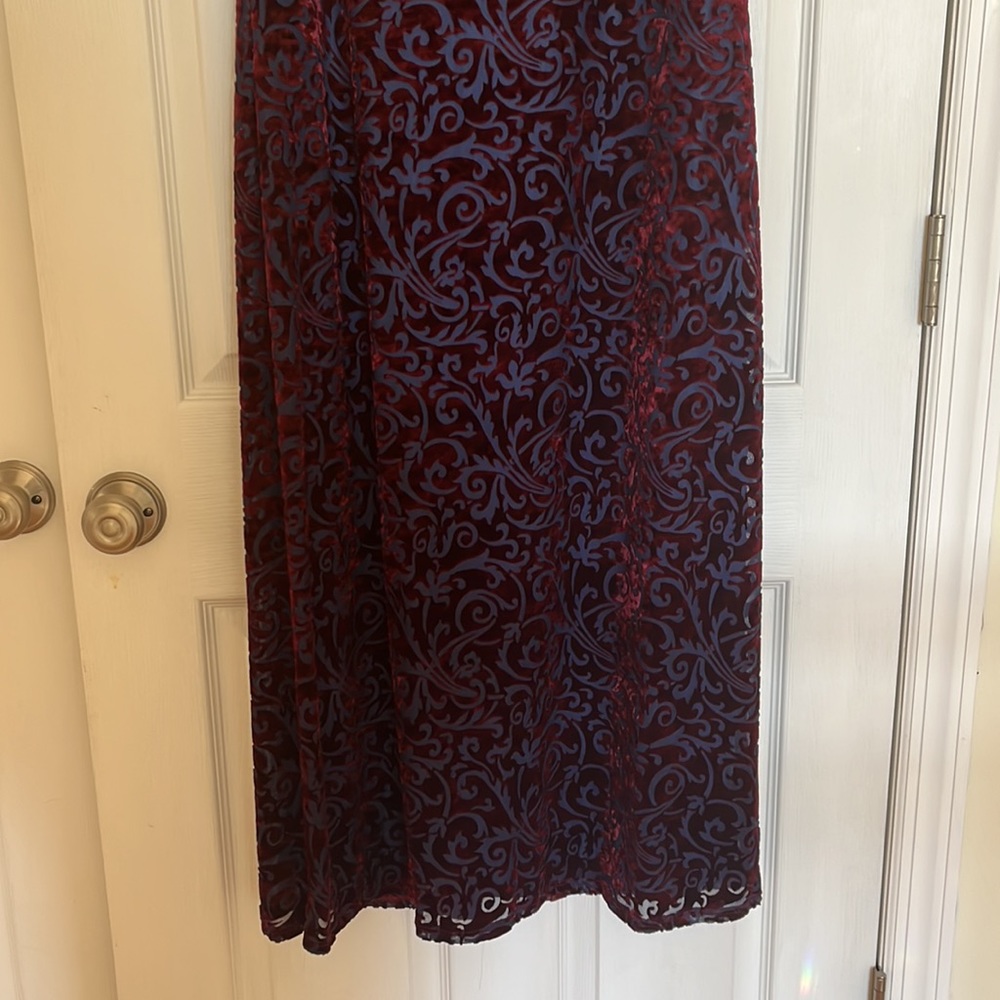 Floor length burgundy and blue dress - Picture 2 of 6